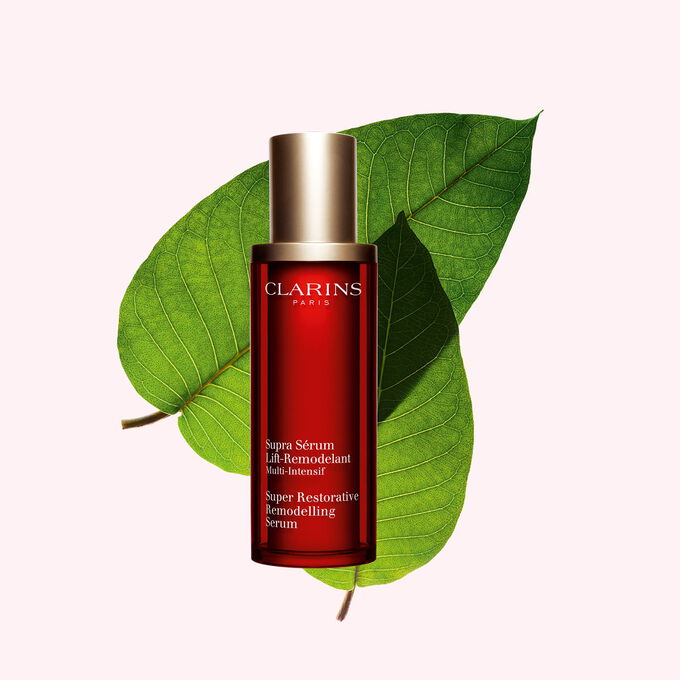 O Supra S&eacute;rum Multi-Intensive da Clarins foi concebido para combater as manchas escuras e proporcionar um aspeto esculpido e jovem &agrave; pele madura.