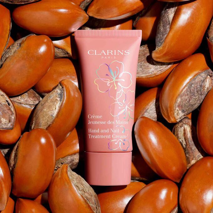 Hand &amp; Nail Treatment Cream Sakura Collection 2025