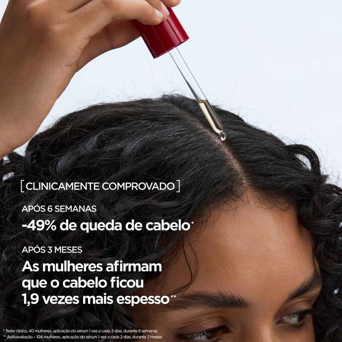 Aplicar o s&eacute;rum antiqueda de cabelo diretamente no couro cabeludo para melhorar a longevidade do cabelo e estimular a densidade, conferindo-lhe um aspeto mais espesso