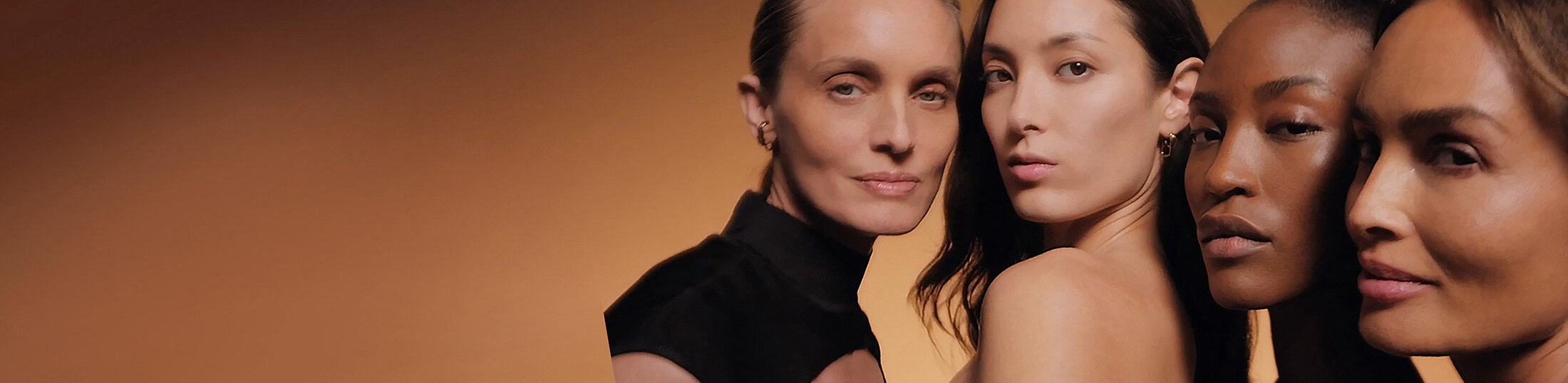 Imagem de modelos extraída do vídeo herói da campanha Double Serum Gen 9