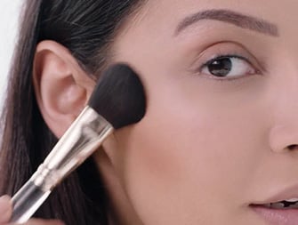 A técnica de contouring segundo a Clarins