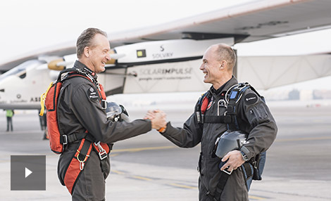 vídeo de André Borschberg e Bertrand Piccard