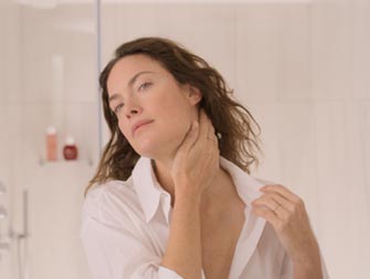 Como aplicar o cuidado na zona do pescoço e do decote?
